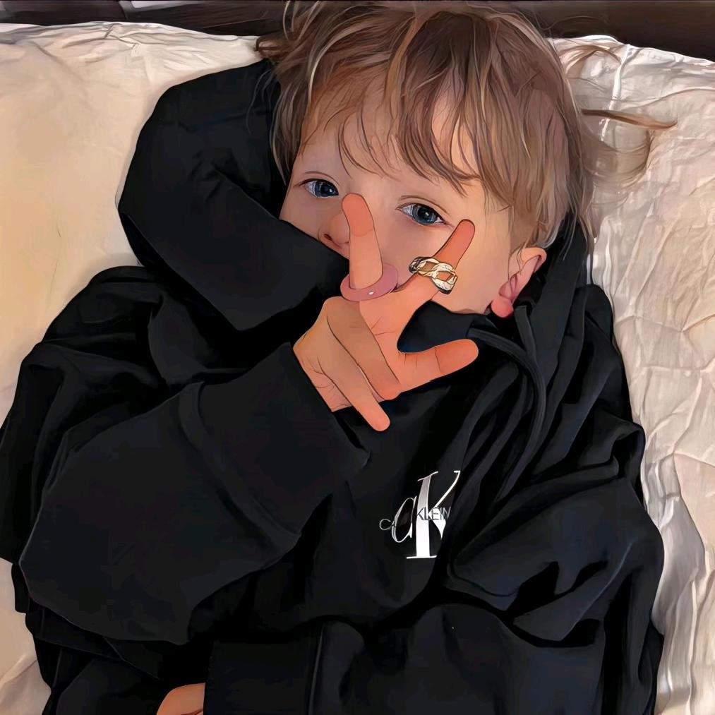 ，