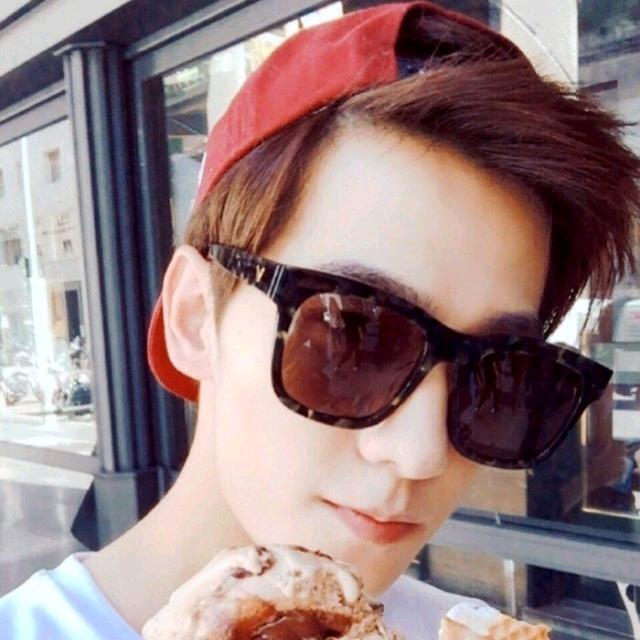 一超级阳光大男孩一
