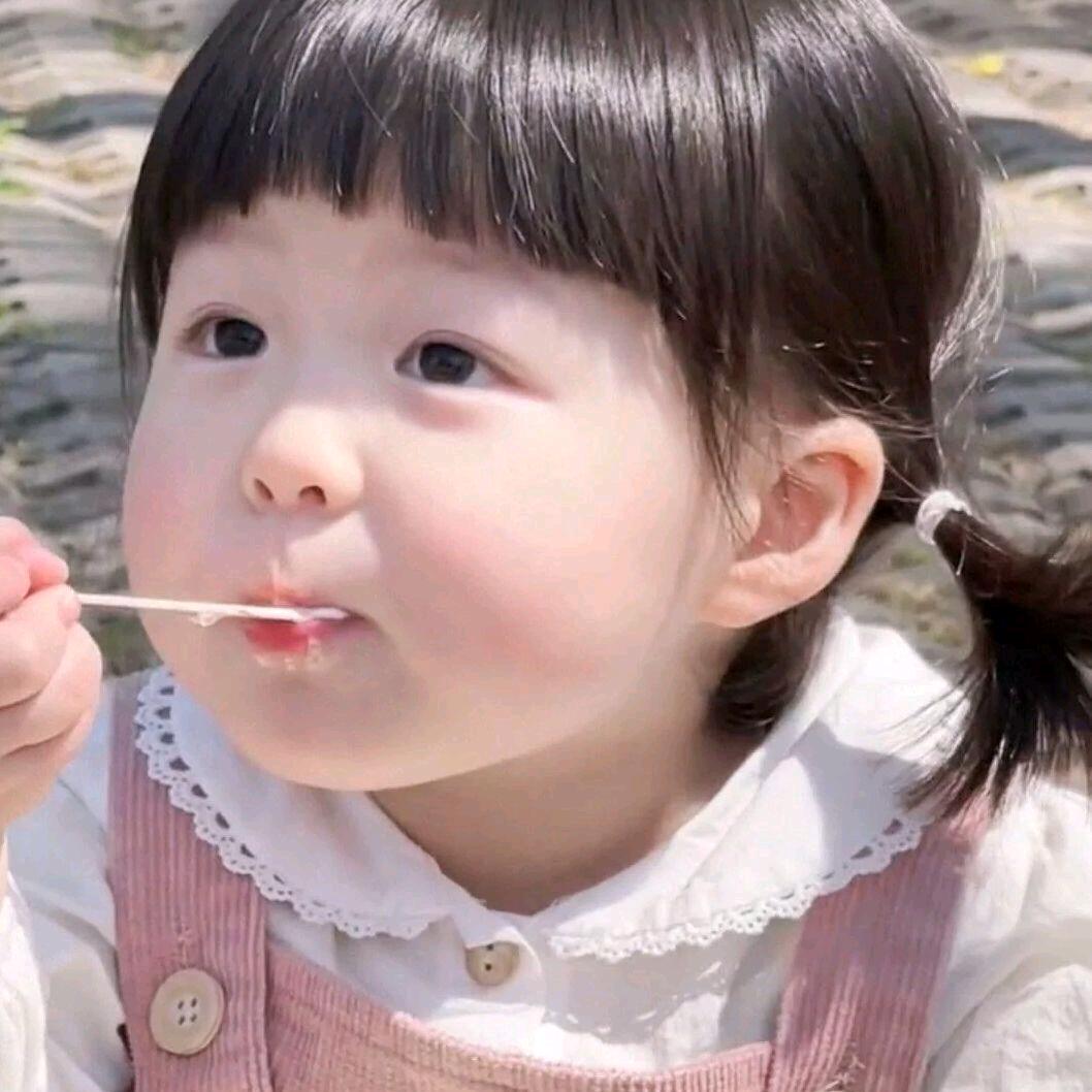 杨苏吃梅子