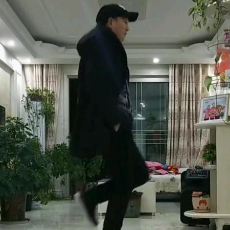 曳步舞蓝天