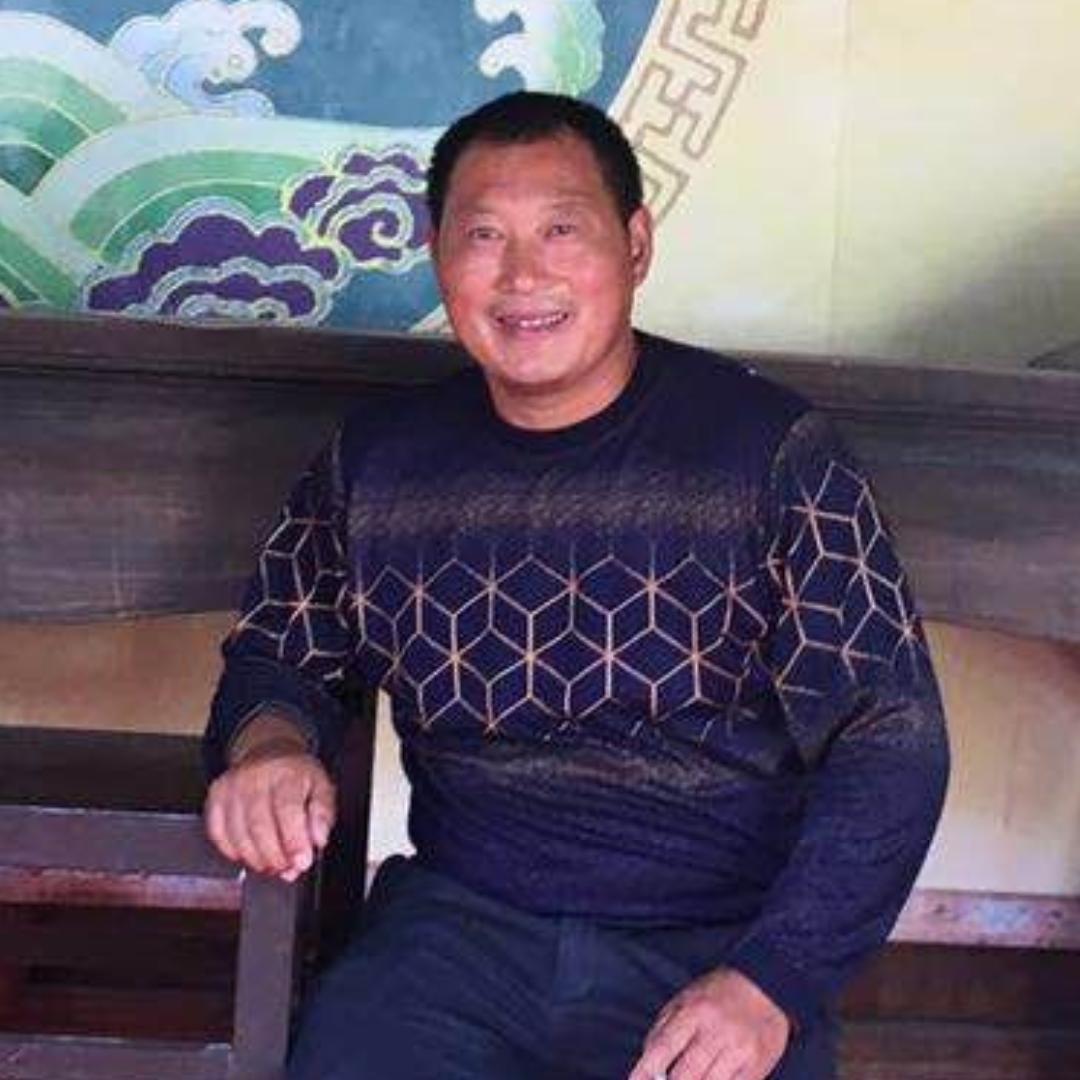 王玉平，长期收售各种树木，古石~黄杨
