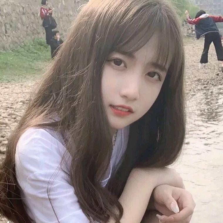 芮伊启商贸