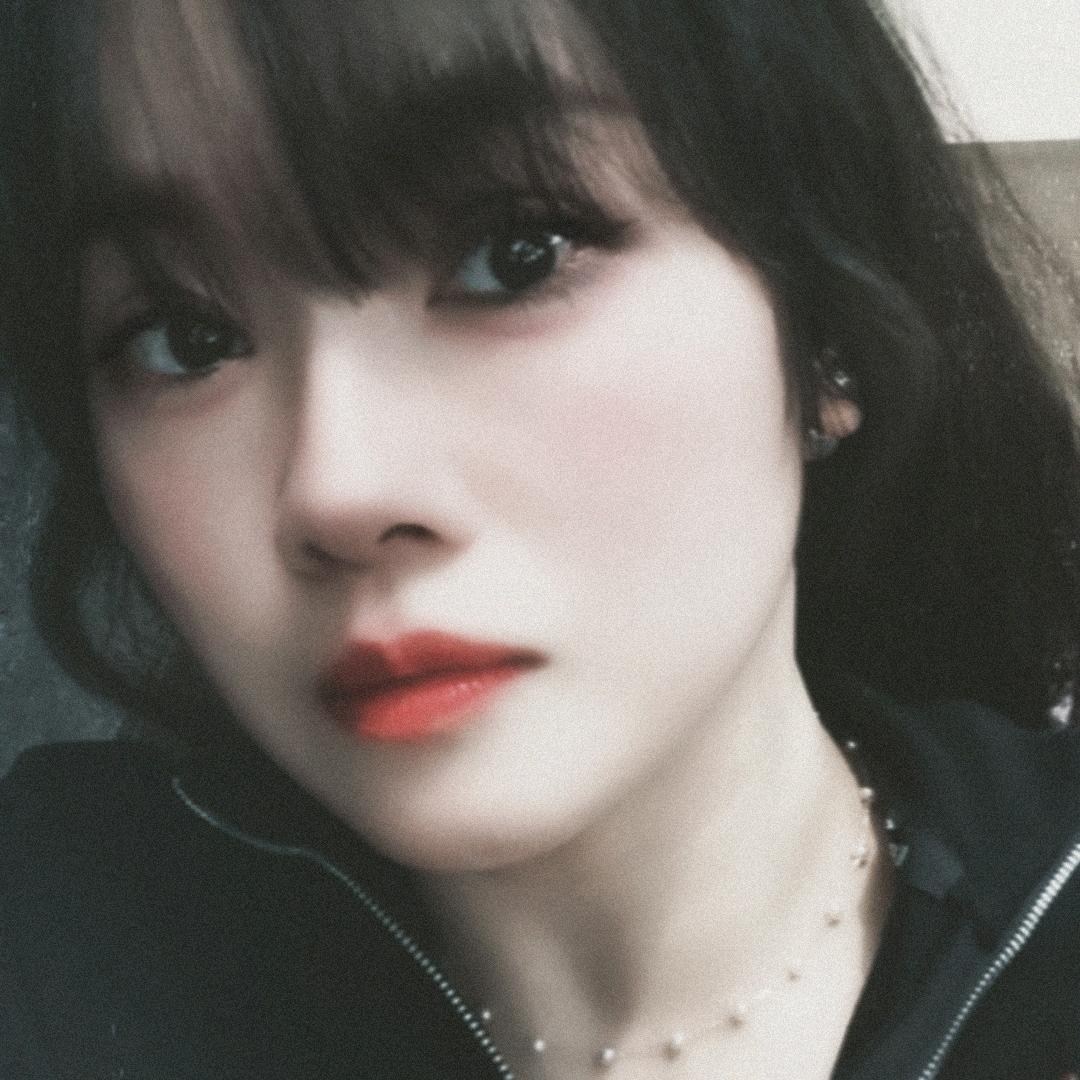 _千万伊✨