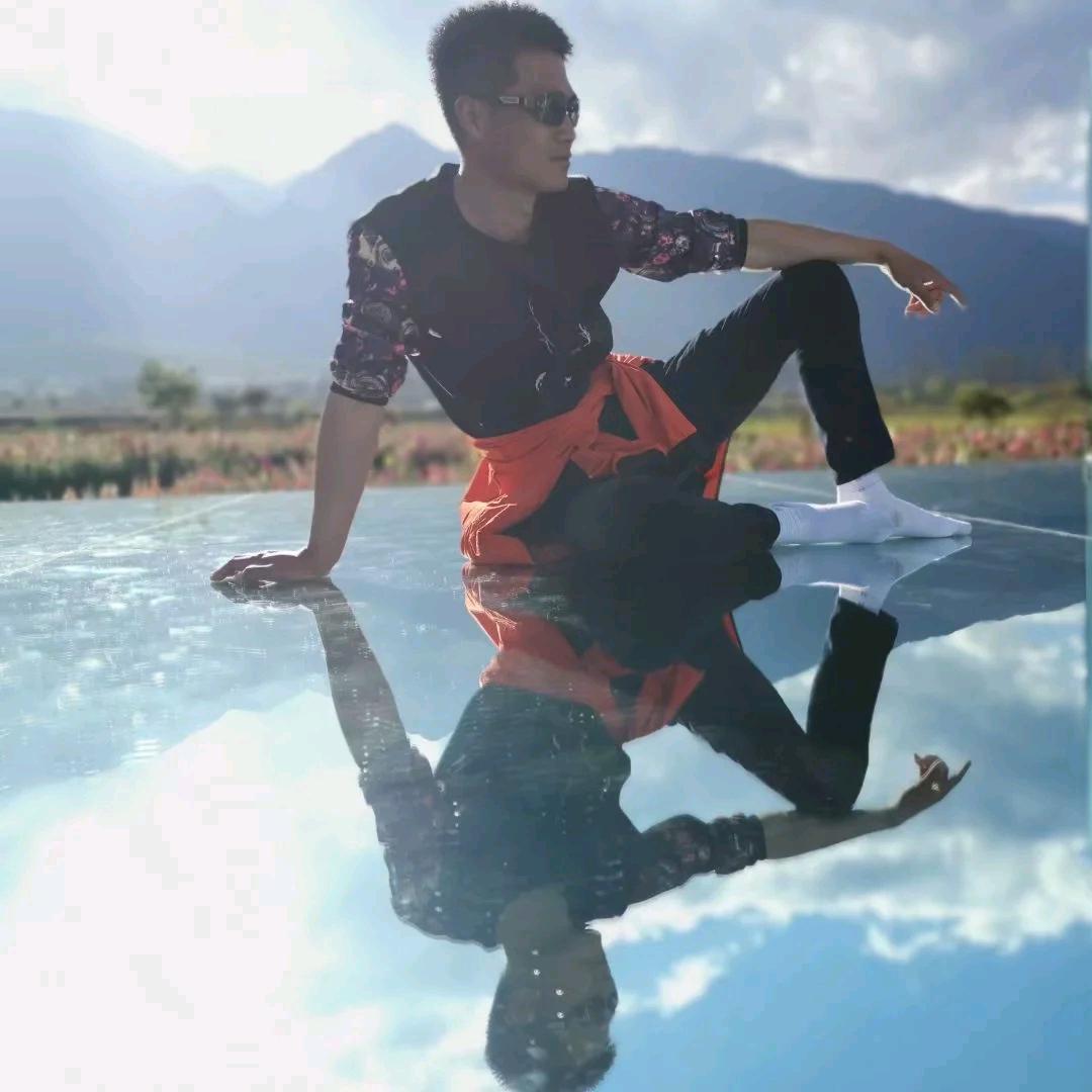 迷雾彩虹，小磊