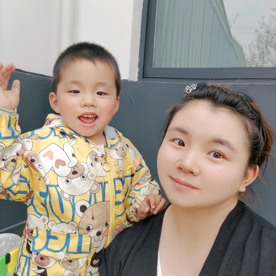 C罗妈妈日常生活