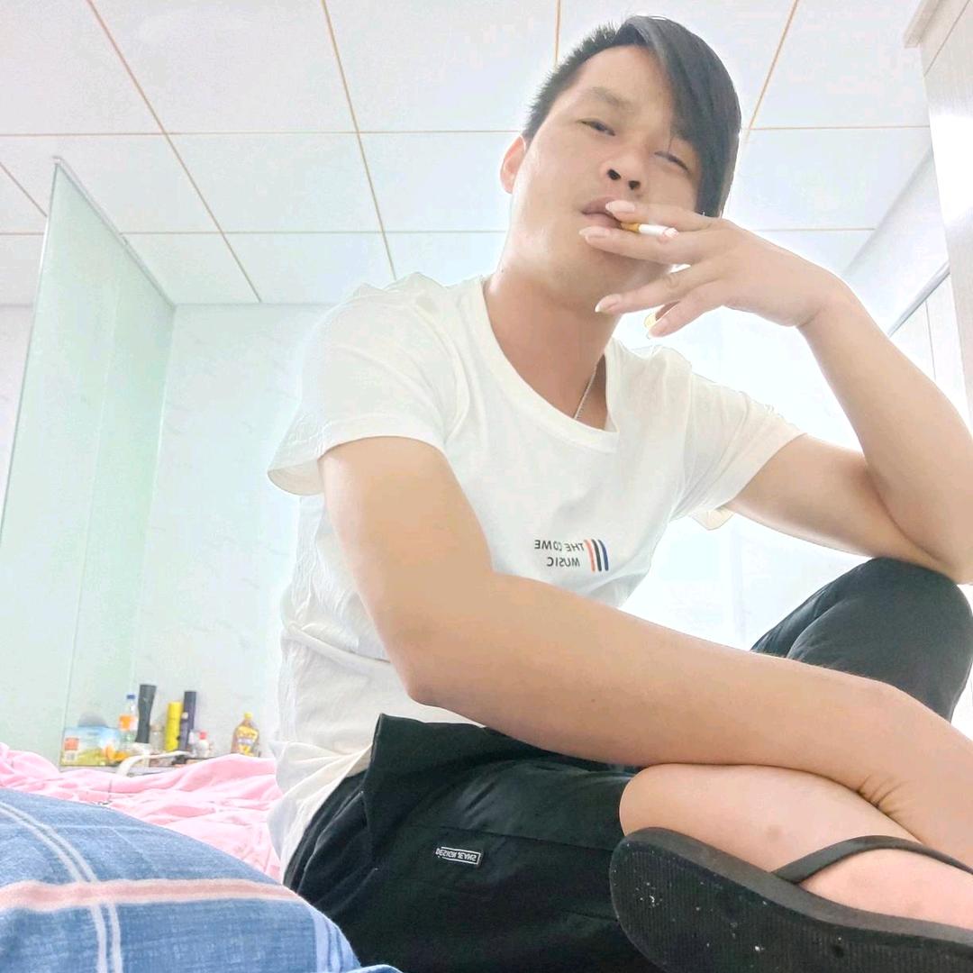 覃锦在下只是一个浪子