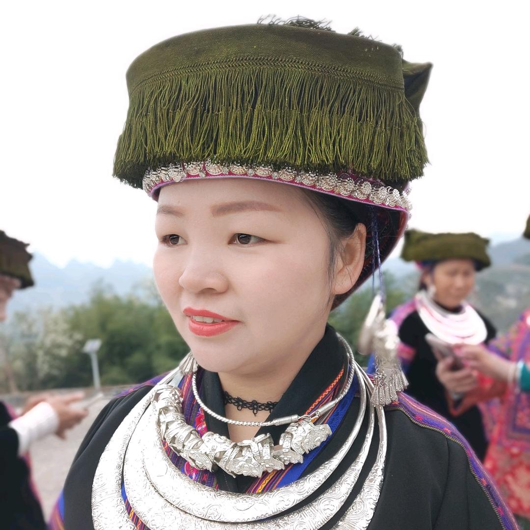 苗家小英子