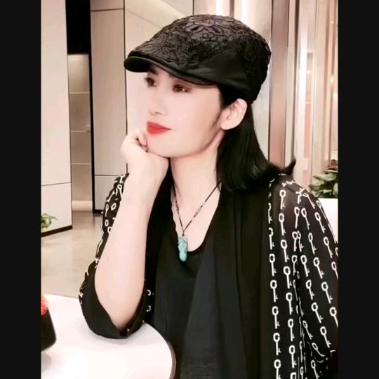 伊贵人服装店