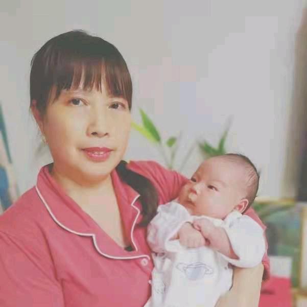 母婴护理师张美玉