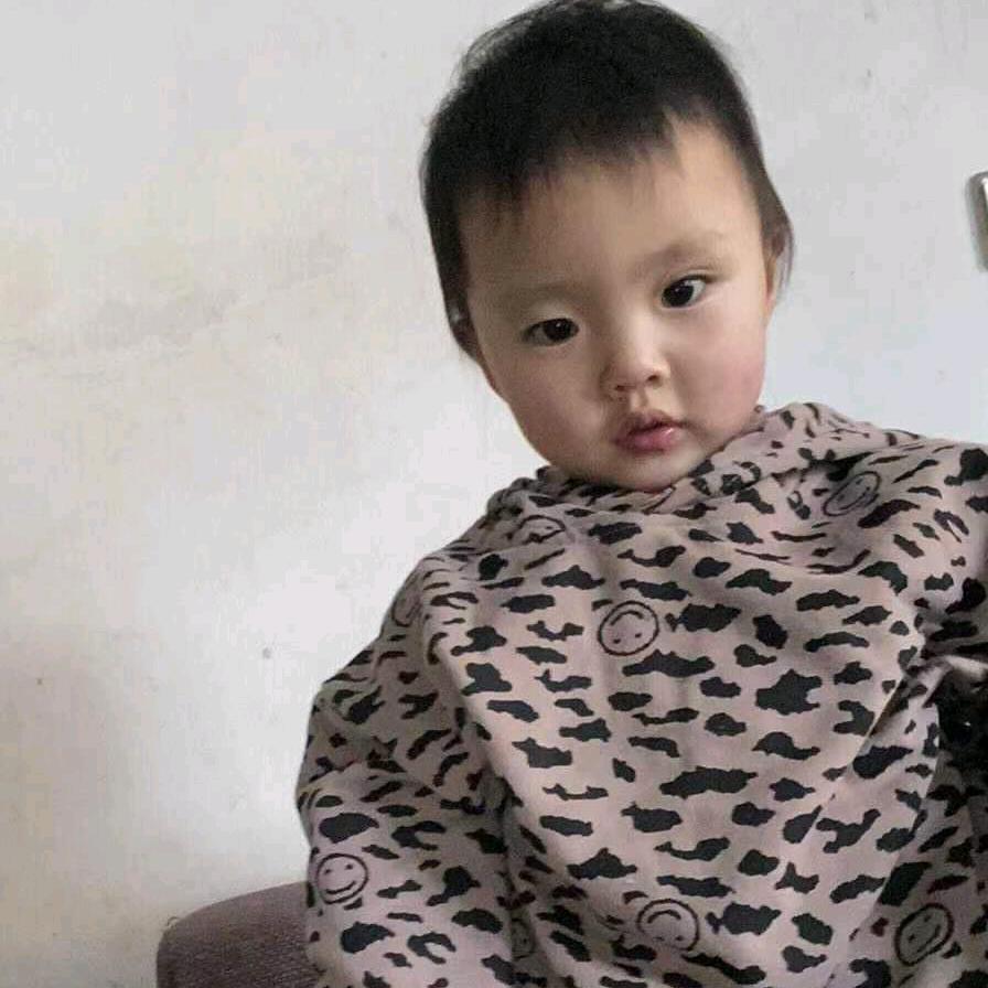 姑娘咱要十指戴眼镜那aa