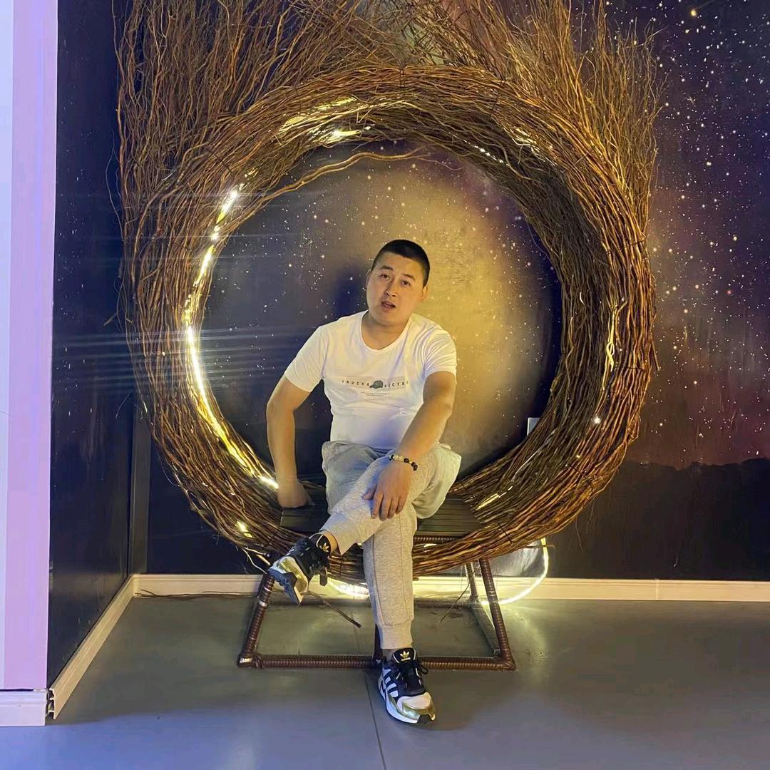 阿  飞