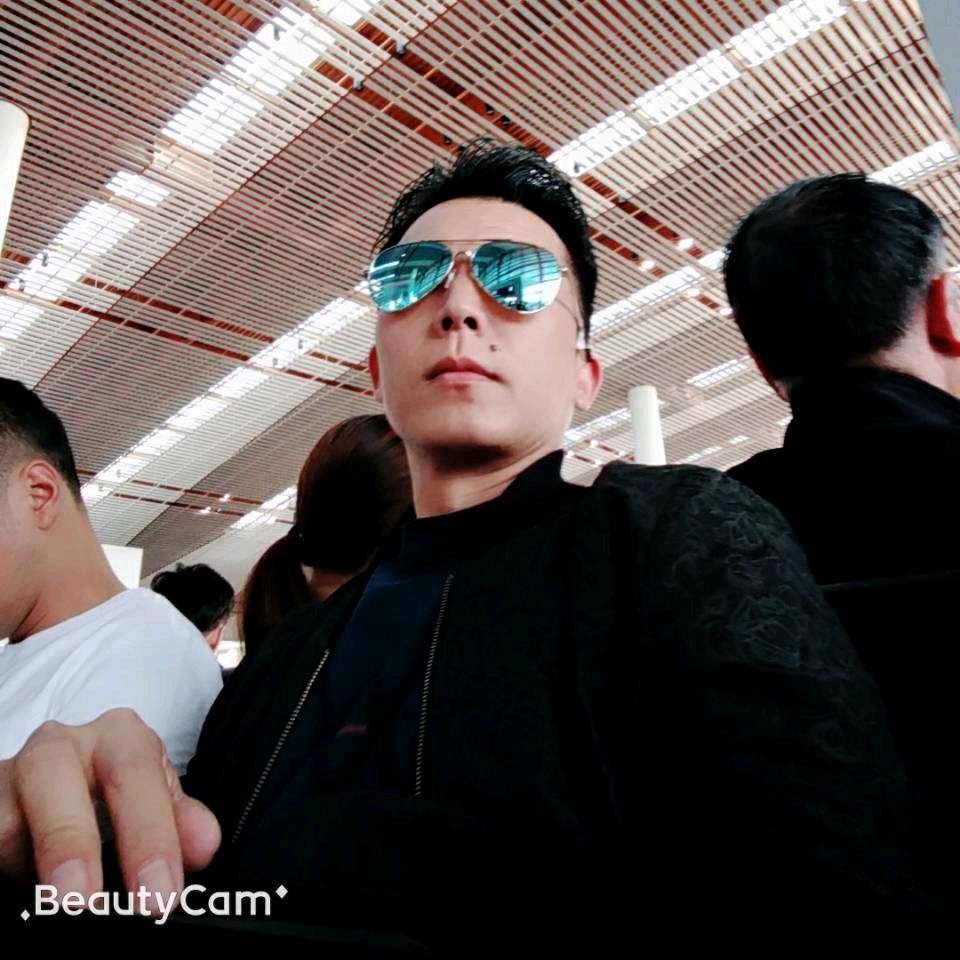 宇佳护栏汤金军