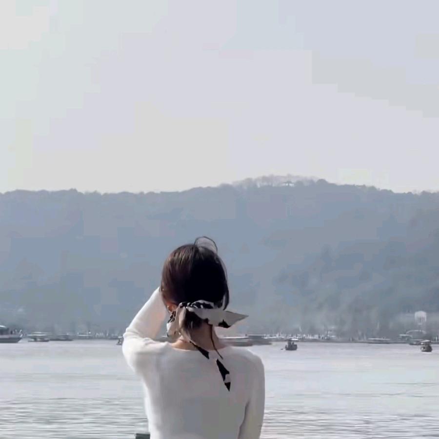 贤丽有趣灵魂☞在凋饰里忧郁@