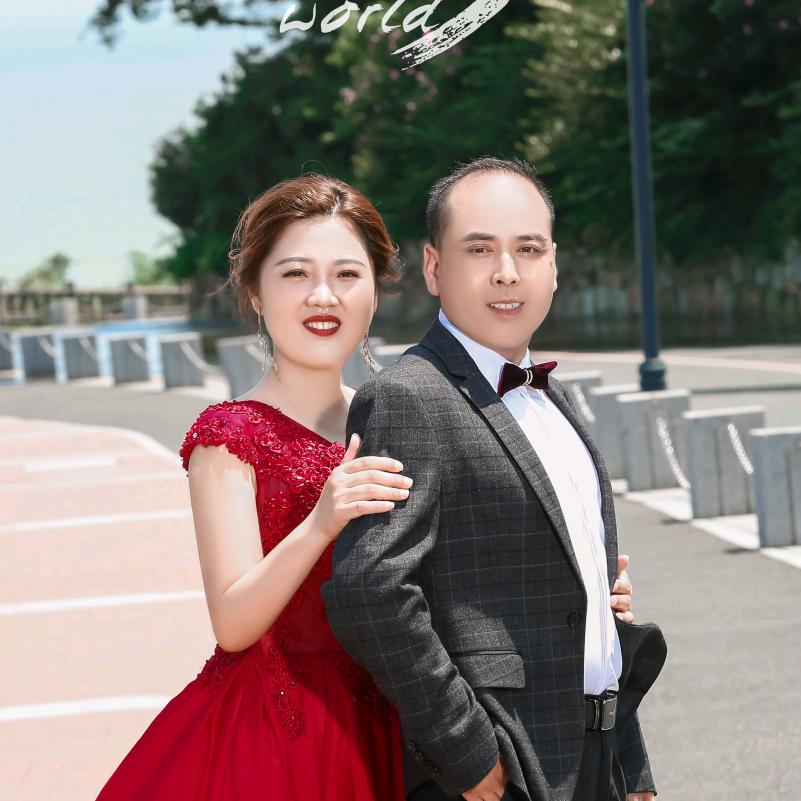 金钥匙装饰牛姐姐