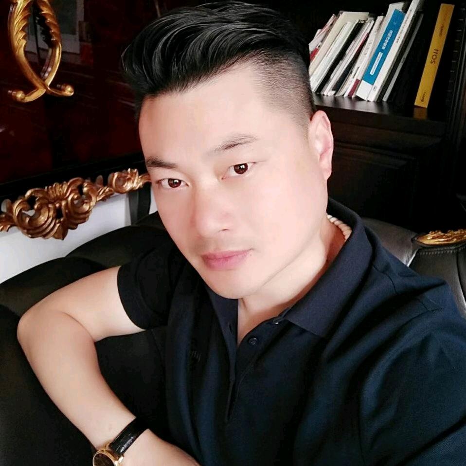 戏精强哥