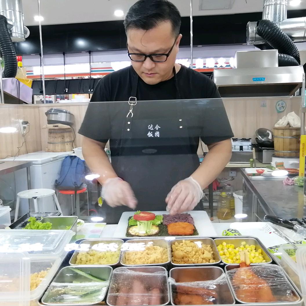 饭团鸡蛋饼