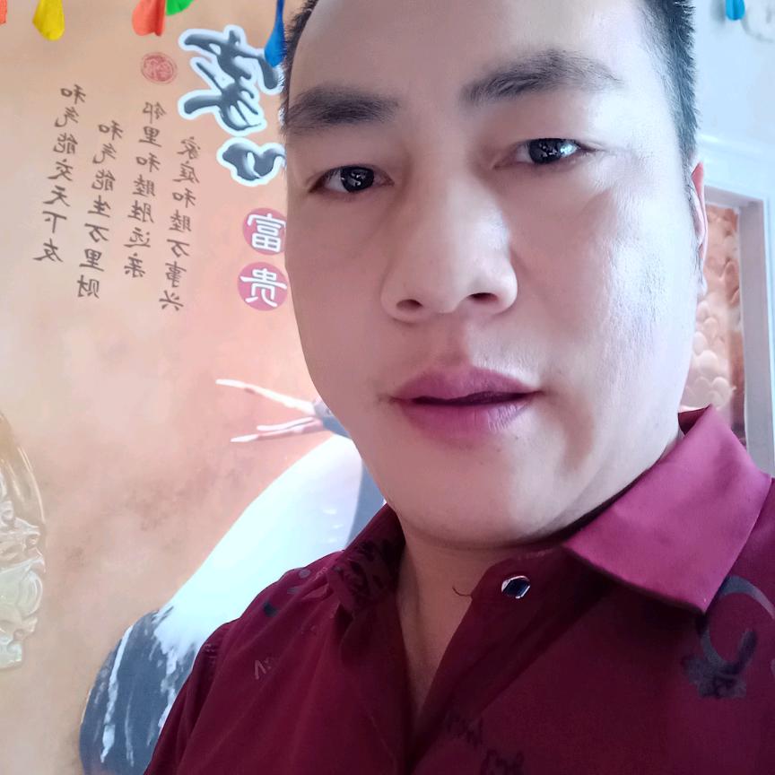 训犬师，文艺舞台上耍狗