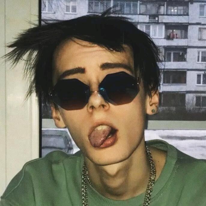 乙川弘文