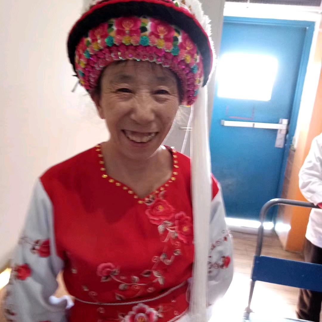 刘大姐🔥(中午12：48开播)