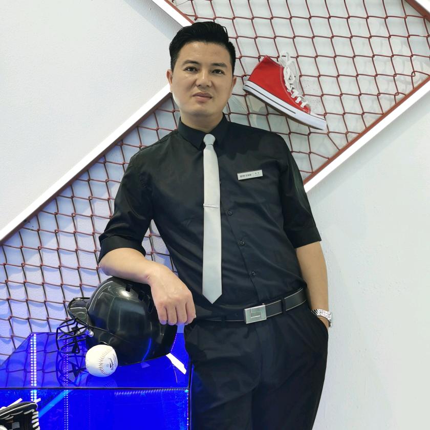 双羽木门，朱冬