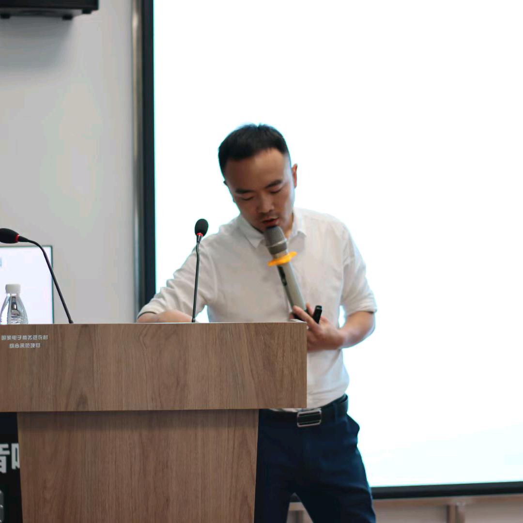 文县专注烫发的小吴