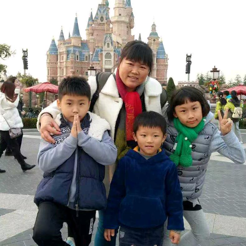 两个孙子的奶奶