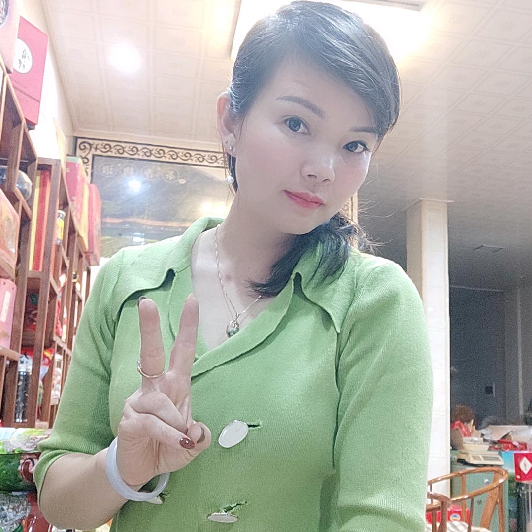 《树汉茶庄》卢霞