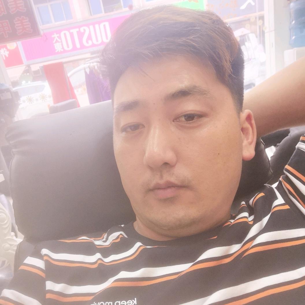 绑个富婆当阔佬