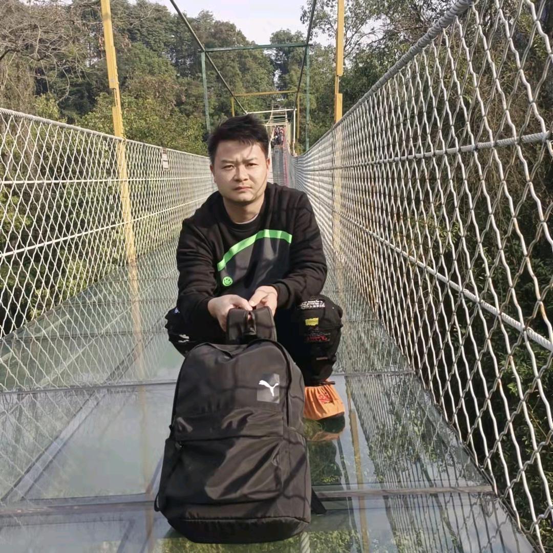 在忻城卖大闸蟹的成城～