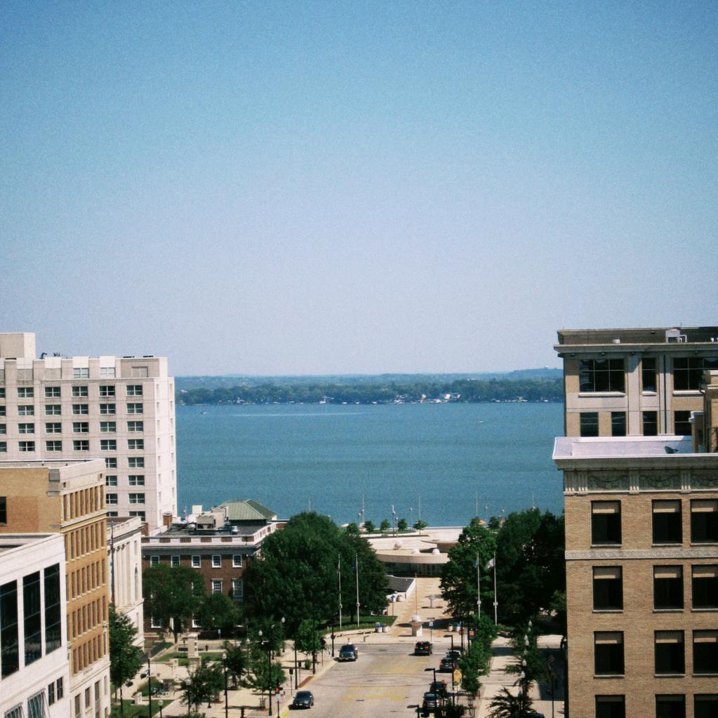 泳进你眼睛里的海