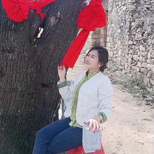 霞姐👉田大小姐