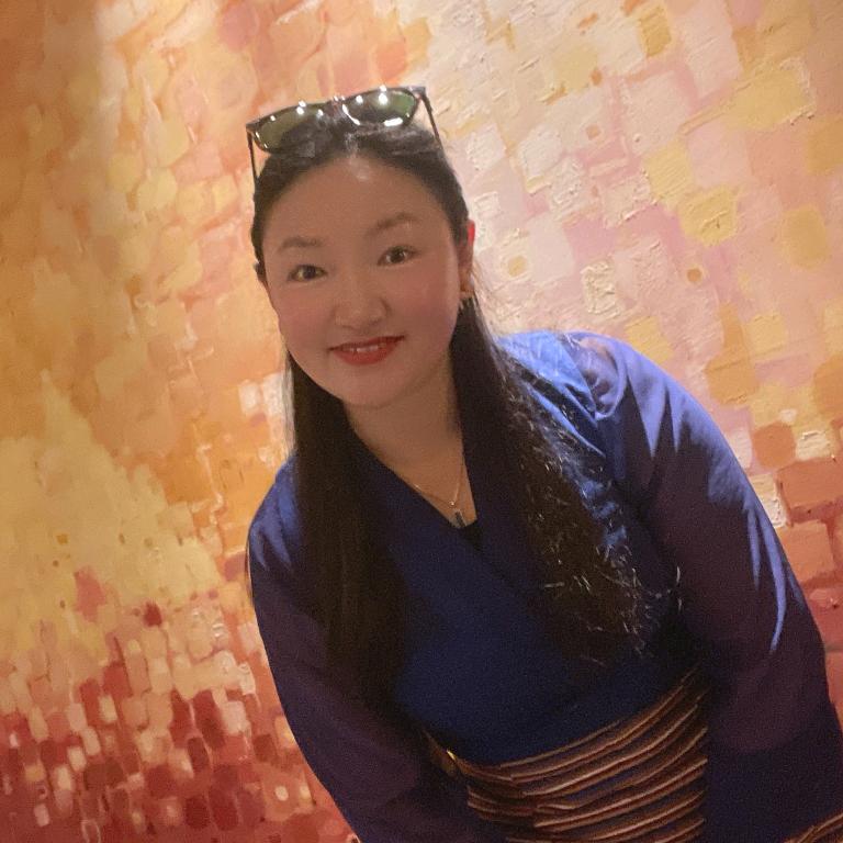 次旦童装店