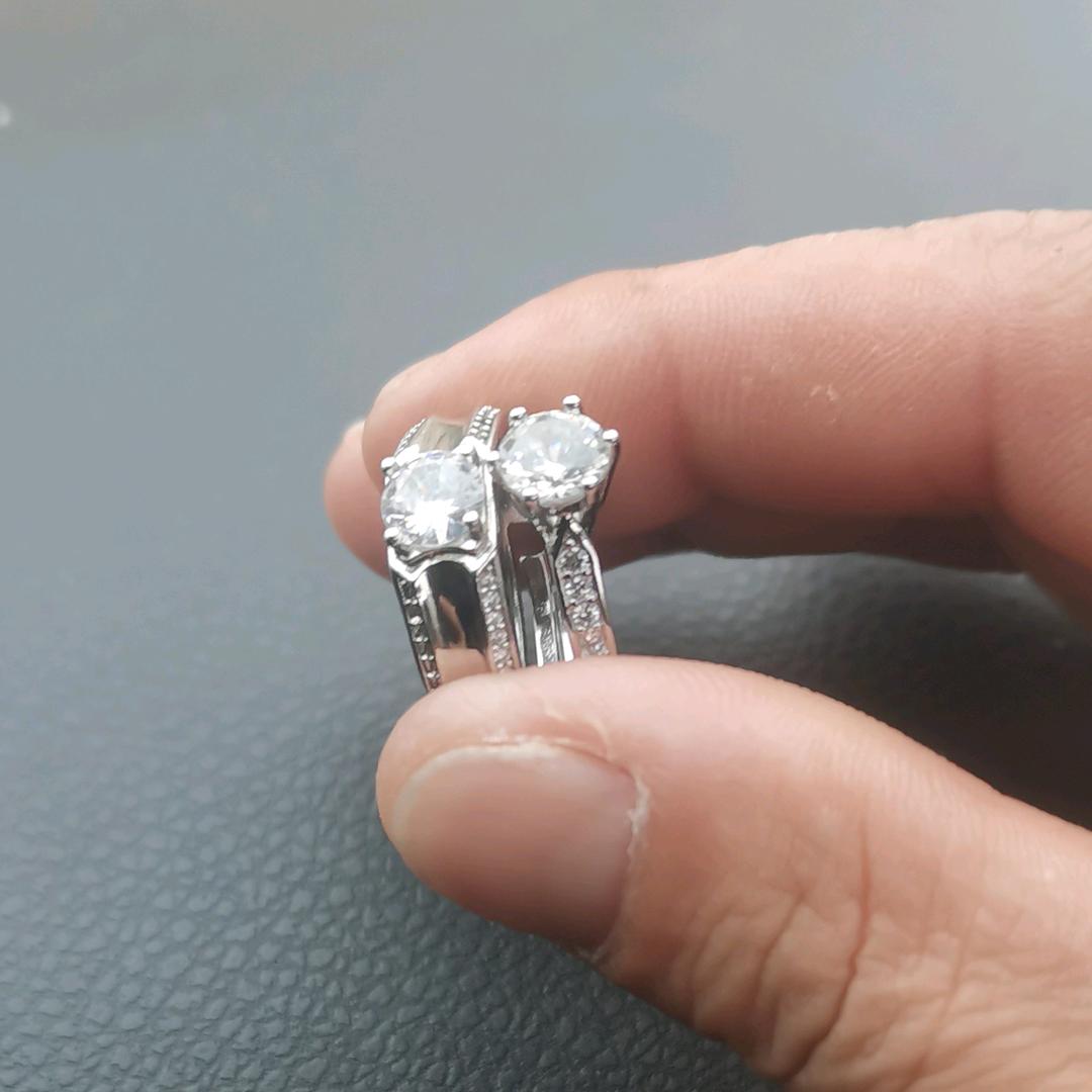 不离(￣o￣) 不弃