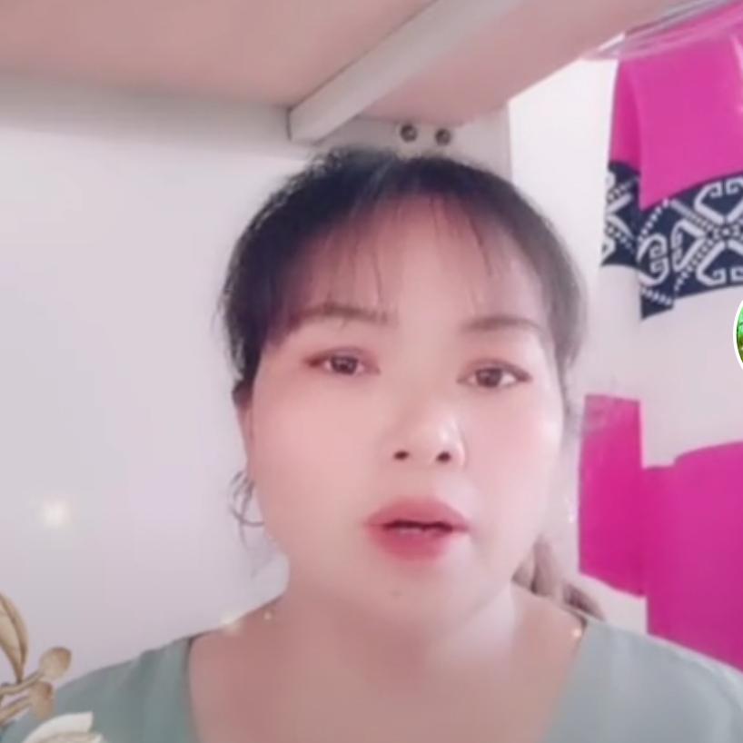 顶肖云香黄金李采摘基地