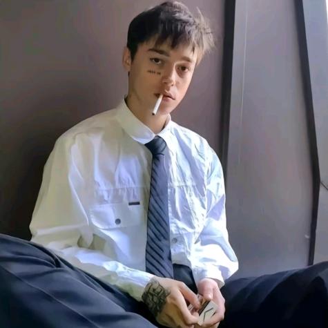 三岁抽利群(不是马嘉祺)