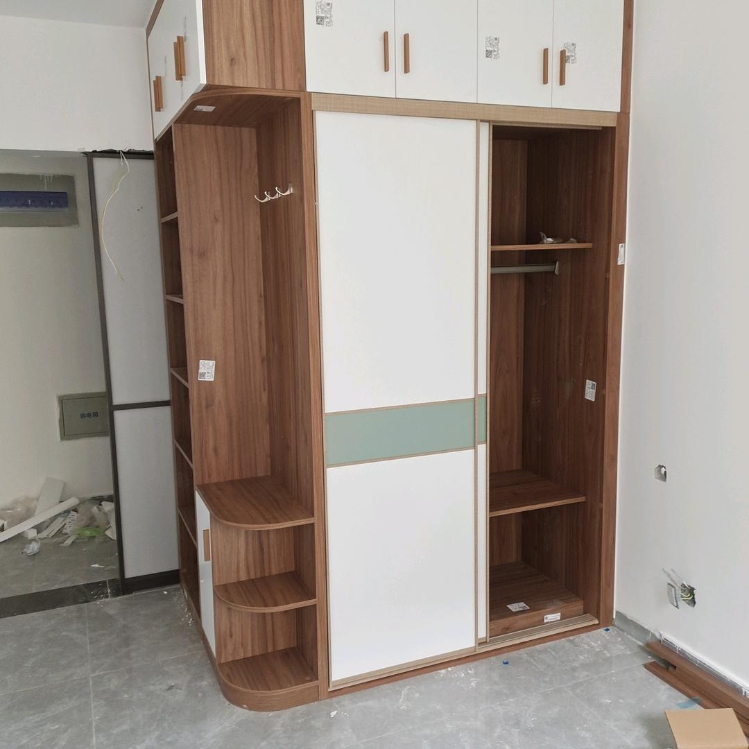 安装整体衣柜