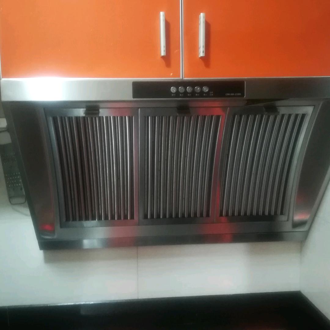 我是卖红日灶具，万邦灶具，海尔热水器的