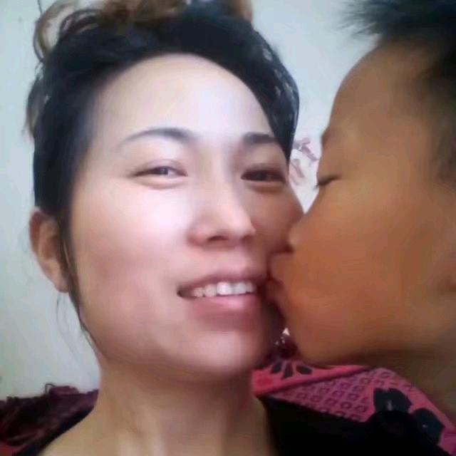 心怡发型—吴店红绿灯向北方