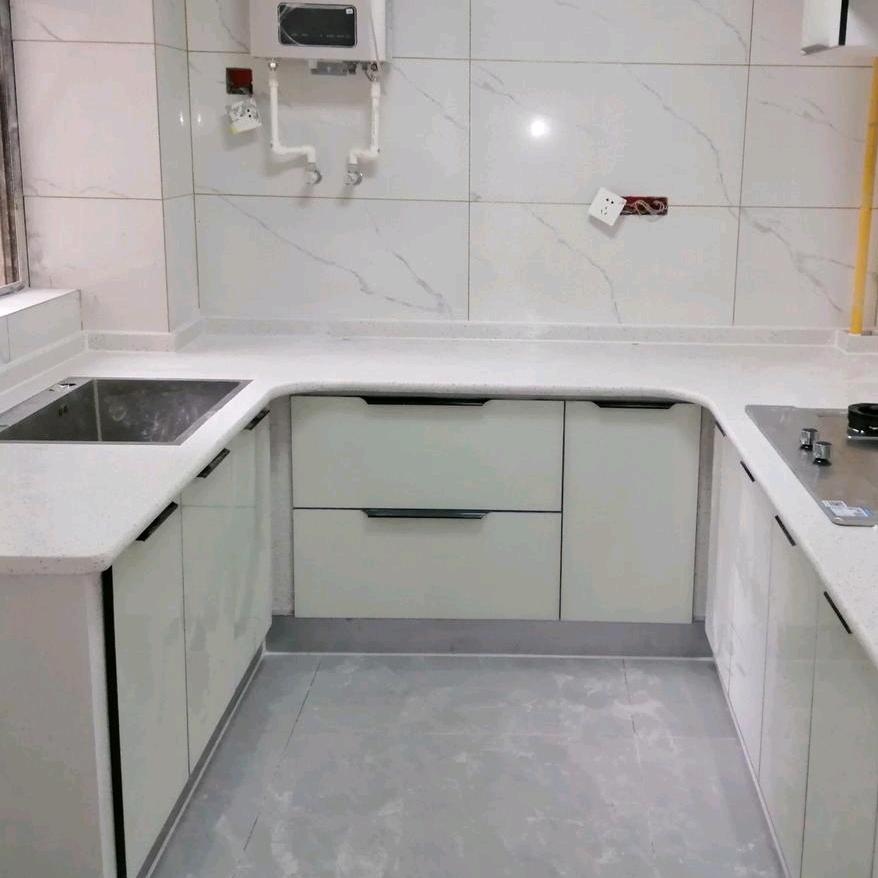 做橱柜的小哥哥