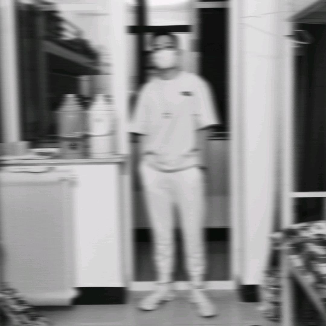 Hr.