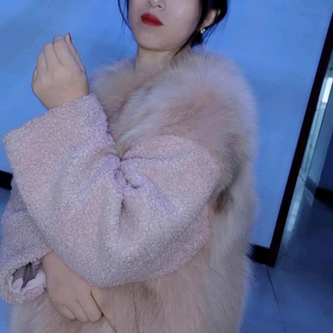 唯衣服饰店