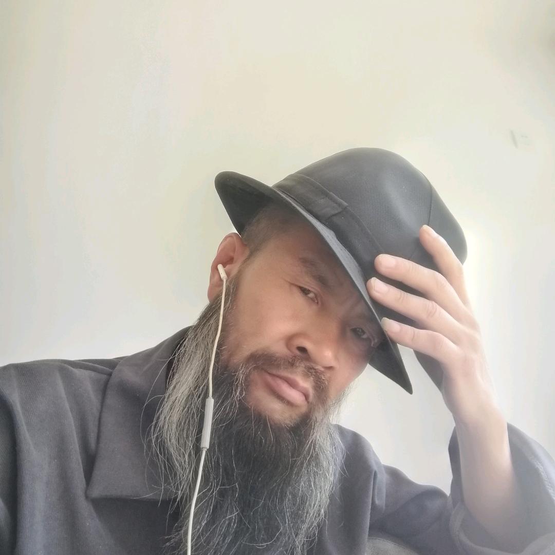 青灯孤影