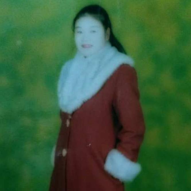 一棵小白杨站在哨所旁