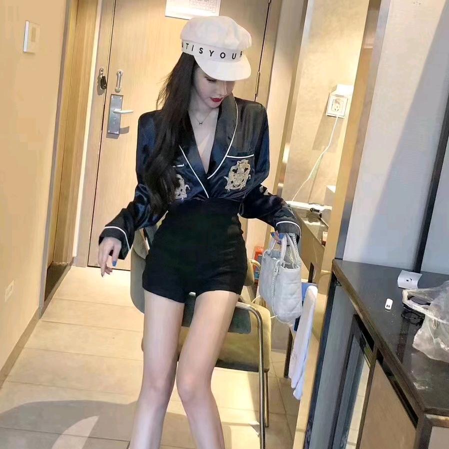 旅游大厦弘坤699号