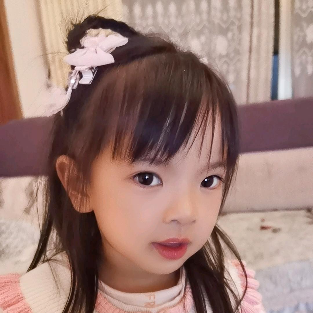 桐桐开心.