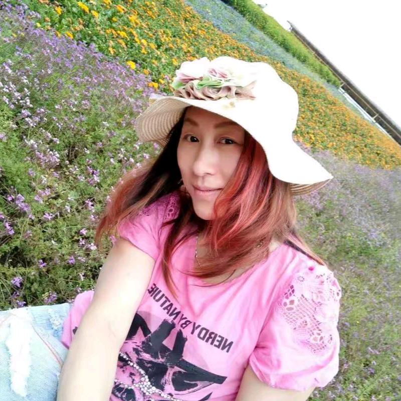 黄芳