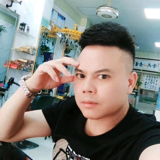 灵山向阳路、飞长群剪、烫染洗护店