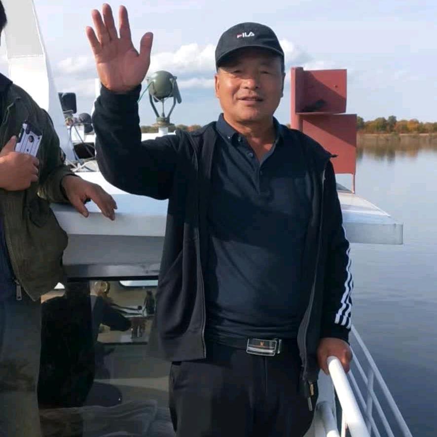 双鸭山龙翔钻井公司