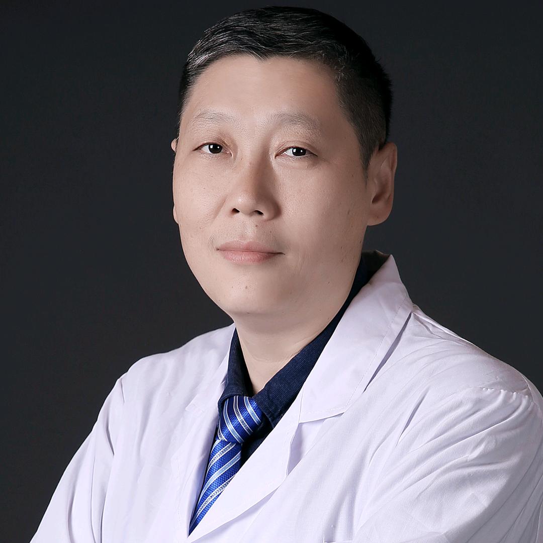 骨科医生尹锐峰