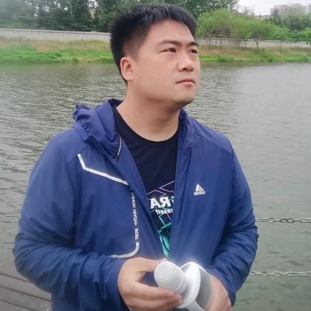 酷爱音乐的老男孩🧚‍♂️